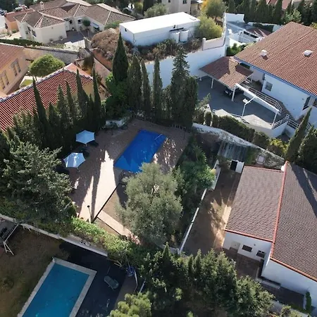 Acogedora Y Amplia Con Piscina