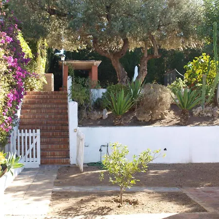 Acogedora Y Amplia Con Piscina Малага